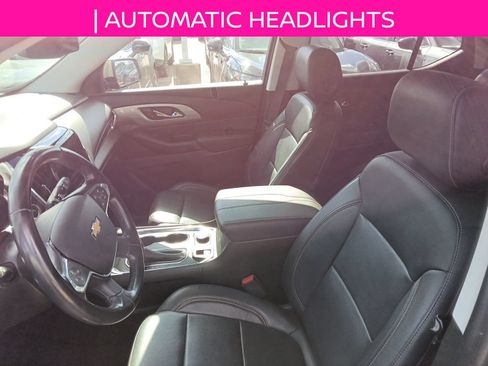 Used 2019 Chevrolet Traverse LT w/ LT Premium Package FWD image 9