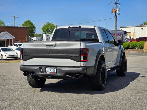 Used 2017 Ford F150 Raptor w/ Equipment Group 802A Luxury AWD/4WD image 4