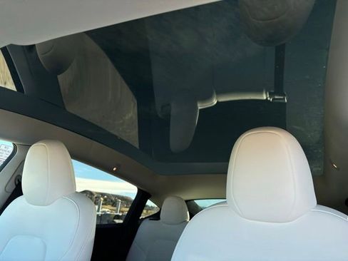 Used 2025 Tesla Model Y Long Range image 28