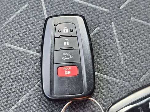 Used 2021 Toyota RAV4 XLE w/ Convenience Package AWD/4WD image 35