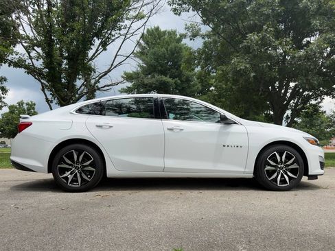 Used 2021 Chevrolet Malibu RS FWD image 3
