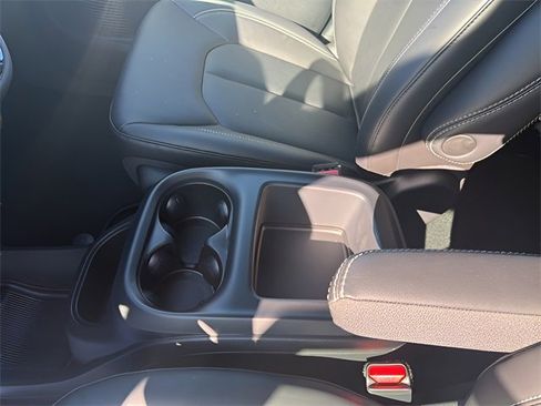 New 2026 Chrysler Pacifica Select image 11