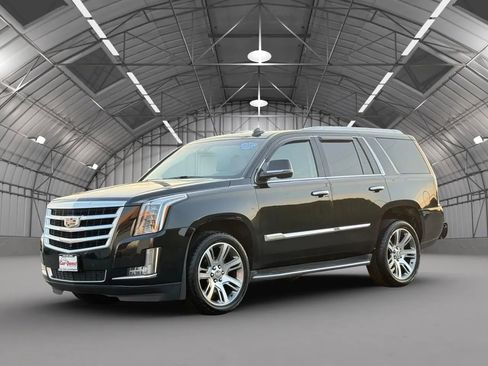 Used 2016 Cadillac Escalade Luxury AWD/4WD image 3