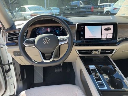 New 2026 Volkswagen Atlas SE image 16