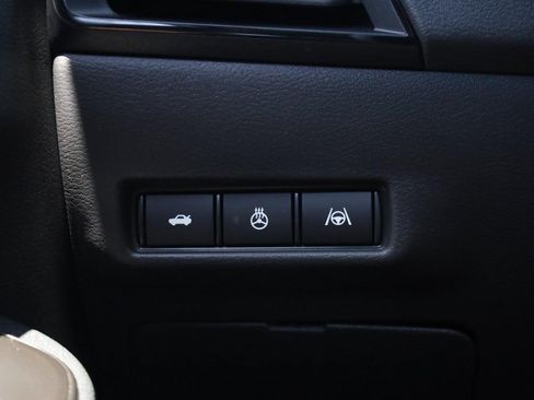 New 2026 Nissan Sentra SR w/ SR Premium Package FWD image 17