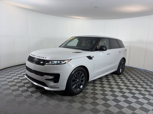 Used 2024 Land Rover Range Rover Sport Dynamic SE AWD/4WD image 2