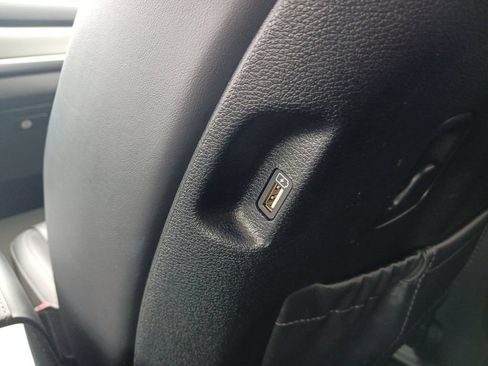 Used 2021 Kia Telluride S FWD image 30