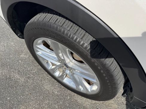 Used 2016 Ford Explorer XLT w/ Equipment Group 202A image 13