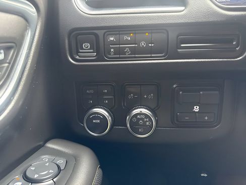 Used 2024 GMC Yukon AT4 w/ Max Trailering Package AWD/4WD image 15