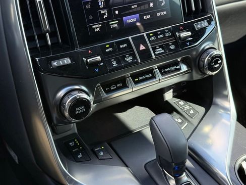 Certified 2025 Lexus LX 700h Overtrail AWD/4WD image 39