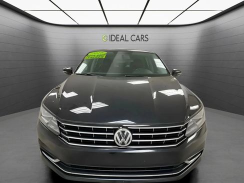 Used 2018 Volkswagen Passat 2.0T SE FWD image 2