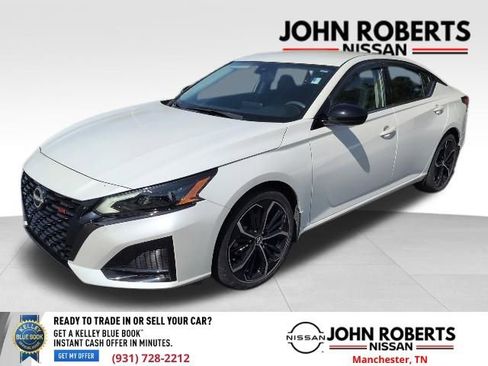 Used 2023 Nissan Altima 2.5 SR FWD image 3