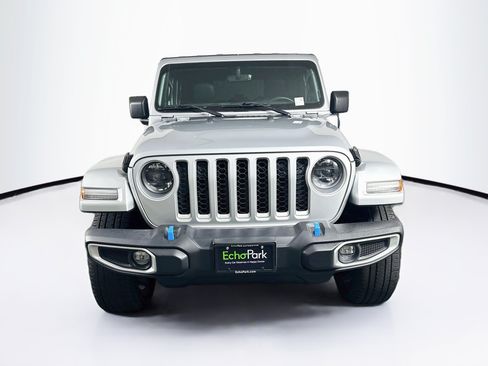 Used 2023 Jeep Wrangler Unlimited Sahara w/ Cold Weather Group AWD/4WD image 2