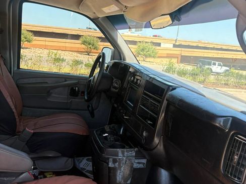 Used 2012 Chevrolet Express 2500 Extended RWD image 14