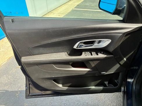 Used 2017 Chevrolet Equinox LT w/ Convenience Package image 12