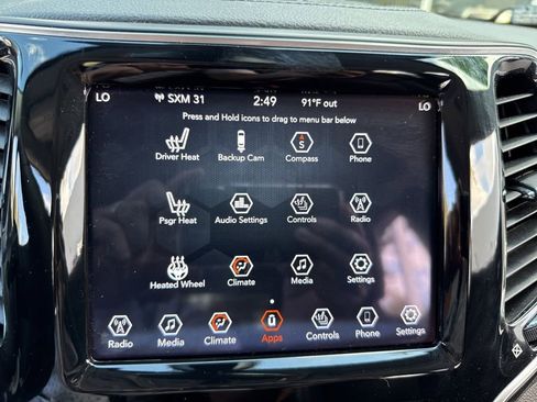 Used 2019 Jeep Cherokee Limited image 30