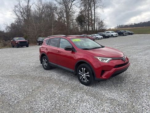 Used 2017 Toyota RAV4 LE image 1