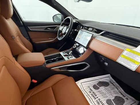 Certified 2026 Jaguar F-PACE R-Dynamic S image 35