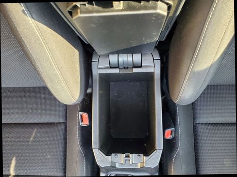 Used 2017 Toyota RAV4 XLE image 37