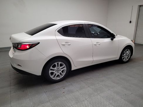 Used 2017 Toyota Yaris iA image 10