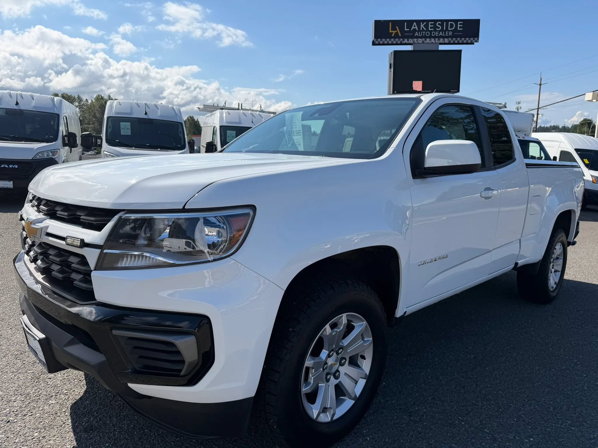 Used 2022 Chevrolet Colorado LT w/ Fleet Safety Package RWD image 11