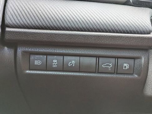 Used 2025 Toyota Camry SE image 25