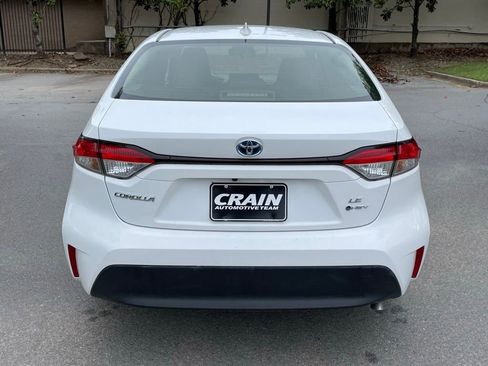 Used 2025 Toyota Corolla LE FWD image 6
