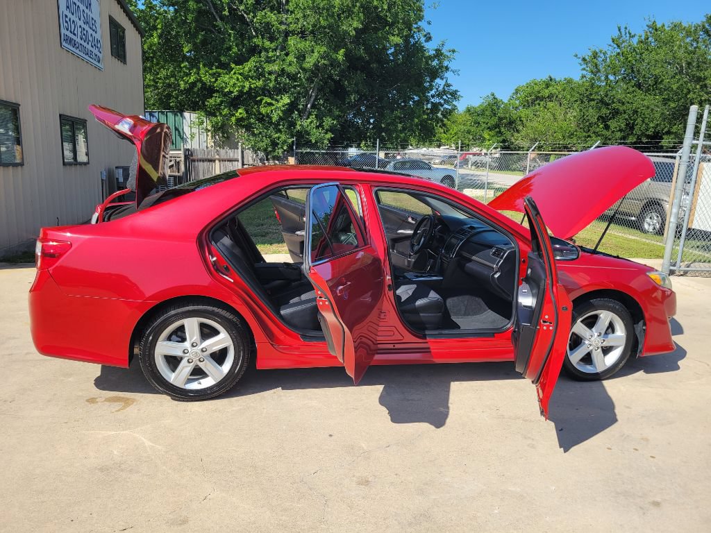 Used 2012 Toyota Camry SE FWD image 20