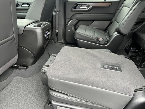 New 2026 GMC Yukon Denali w/ Sun & Power Step Package image 16