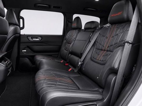 Used 2025 Nissan Armada PRO-4X AWD/4WD image 18