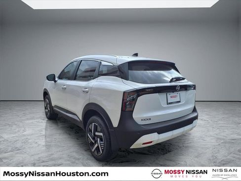 New 2026 Nissan Kicks SV image 2