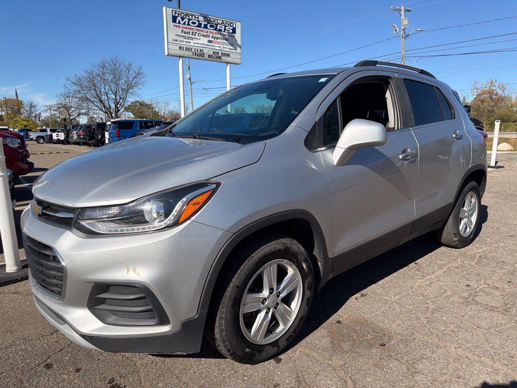 Used 2018 Chevrolet Trax LT w/ LT Convenience Package AWD/4WD image 1