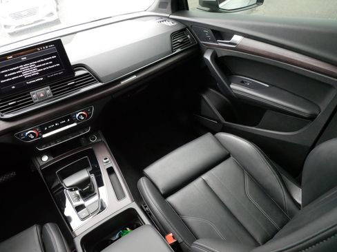 Used 2021 Audi Q5 2.0T Premium Plus w/ Premium Plus Package AWD/4WD image 11