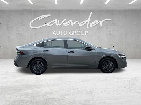 New 2026 Nissan Sentra SV FWD image 17