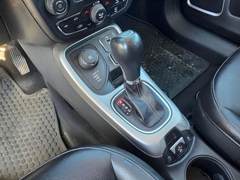 Used 2018 Jeep Compass Latitude w/ Popular Equipment Group image 19