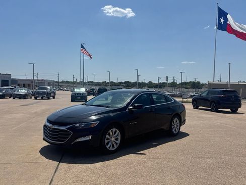 Used 2025 Chevrolet Malibu LT FWD image 9