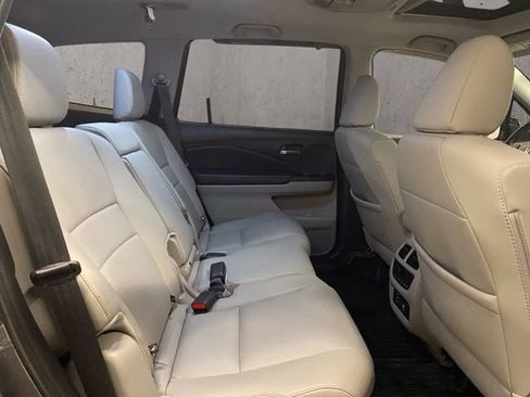 Used 2018 Honda Pilot Touring image 23