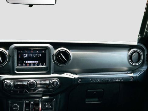 Used 2022 Jeep Wrangler Unlimited Sport AWD/4WD image 18