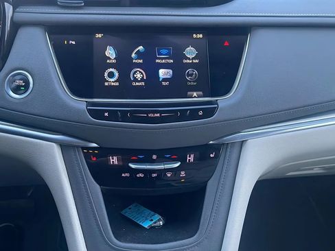 Used 2017 Cadillac XT5 Luxury image 31