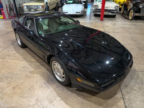 Used 1994 Chevrolet Corvette Coupe RWD image 14