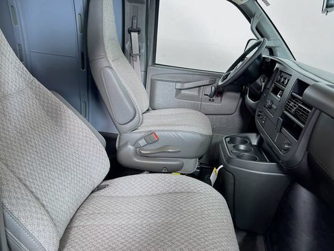 New 2026 GMC Savana 2500 w/ Driver Convenience Package RWD image 19
