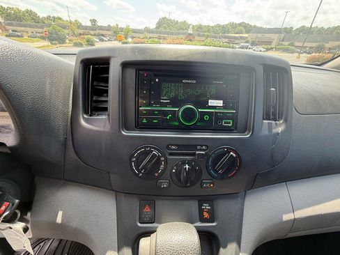 Used 2017 Nissan NV200 SV image 17