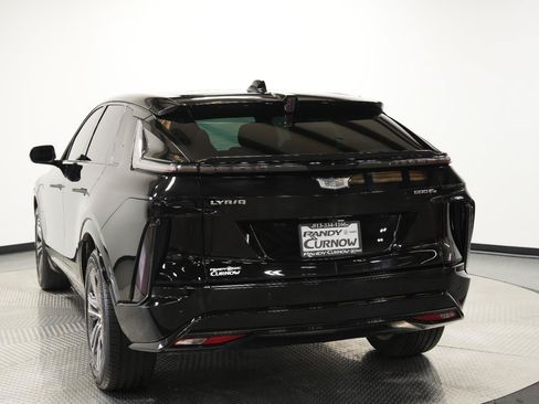 Used 2024 Cadillac Lyriq Luxury AWD/4WD image 5
