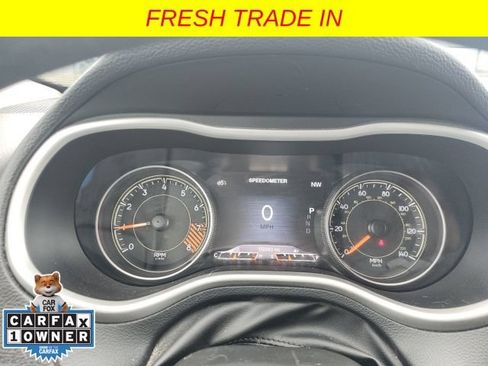 Used 2015 Jeep Cherokee Trailhawk w/ Cold Weather Group AWD/4WD image 3