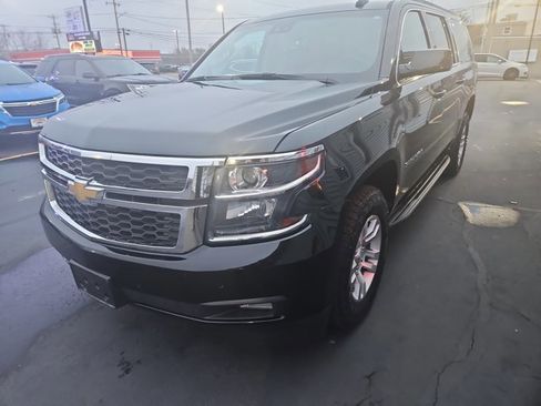 Used 2019 Chevrolet Suburban LT image 6
