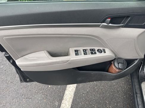 Used 2020 Hyundai Elantra SEL FWD image 7