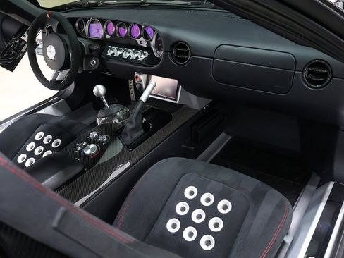 Used 2006 Ford GT RWD image 47
