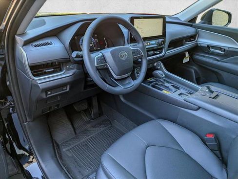 New 2026 Toyota Grand Highlander AWD image 3