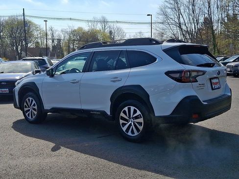 Used 2025 Subaru Outback Premium image 4