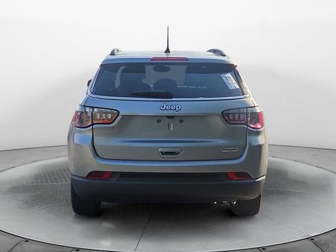 Used 2022 Jeep Compass Latitude w/ Sun and Sound Group FWD image 4